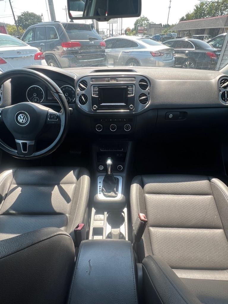 Volkswagen Tiguan S 2016