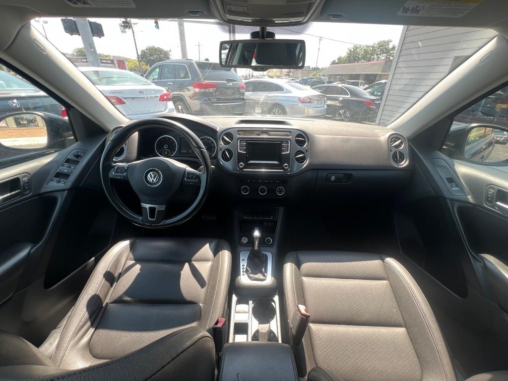 Volkswagen Tiguan S 2016