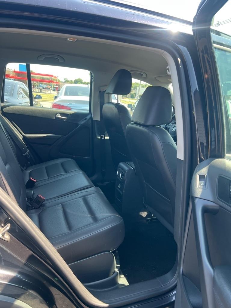 Volkswagen Tiguan S 2016