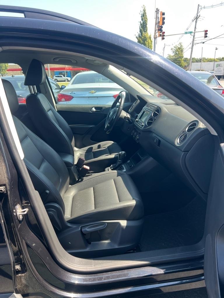 Volkswagen Tiguan S 2016
