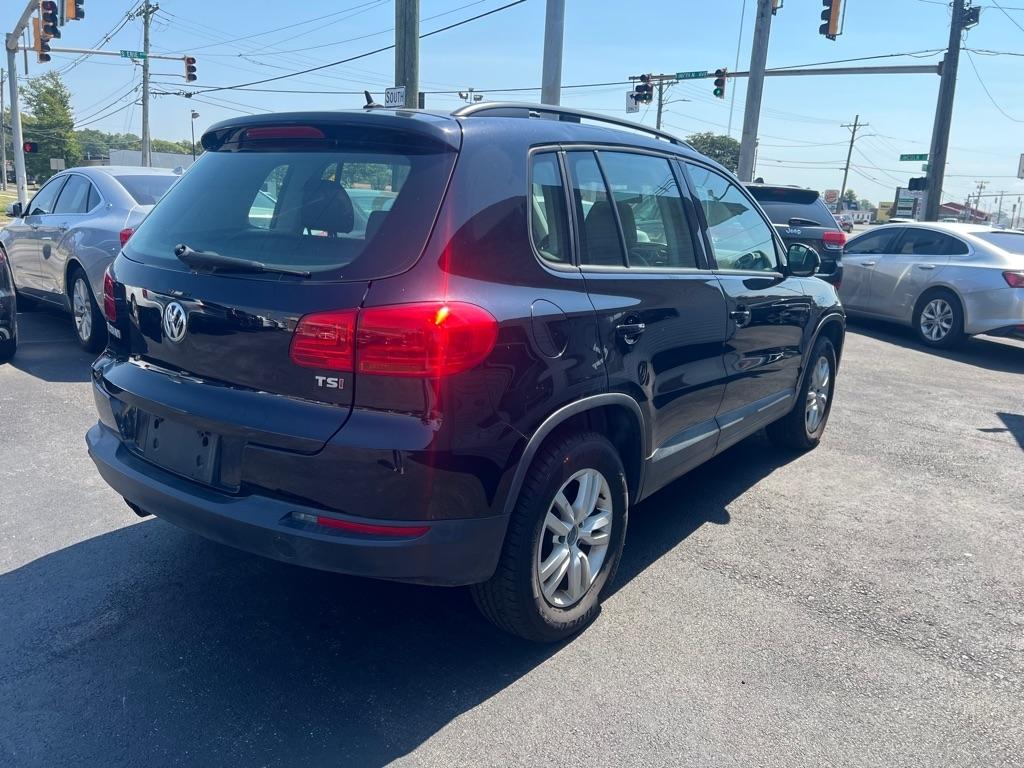 Volkswagen Tiguan S 2016