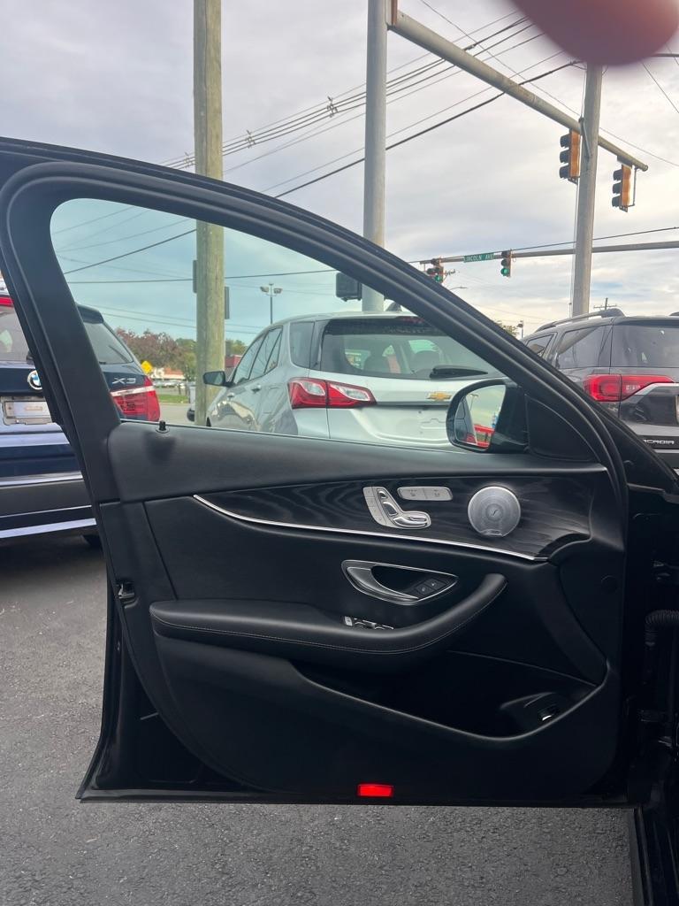 Mercedes-Benz E-Class E300 Luxury 4MATIC Sedan 2017