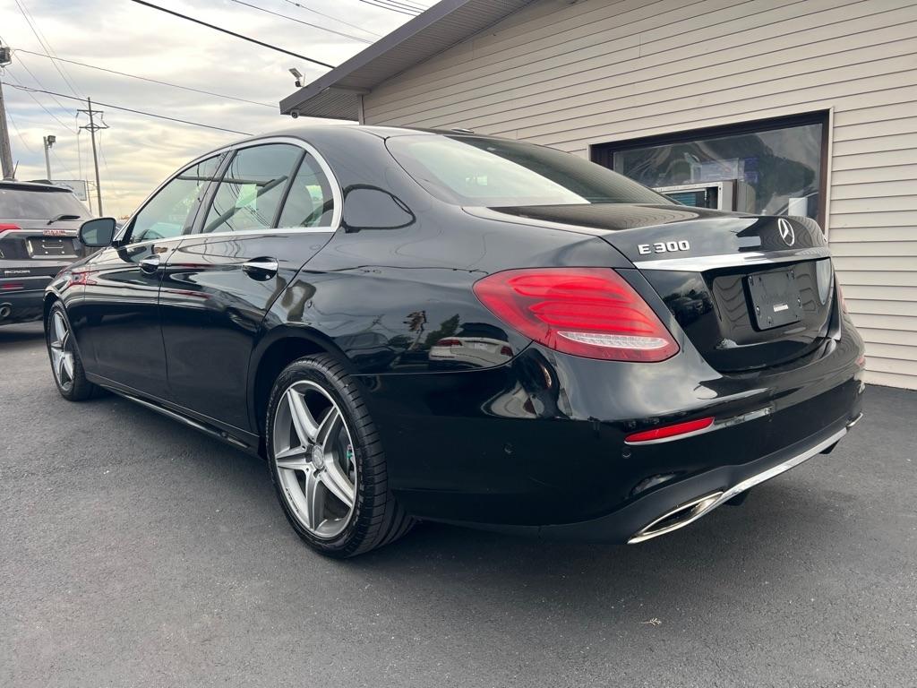 Mercedes-Benz E-Class E300 Luxury 4MATIC Sedan 2017