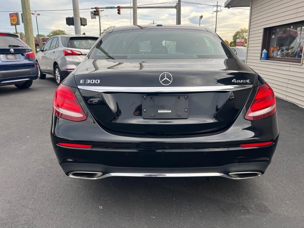 Mercedes-Benz E-Class E300 Luxury 4MATIC Sedan 2017