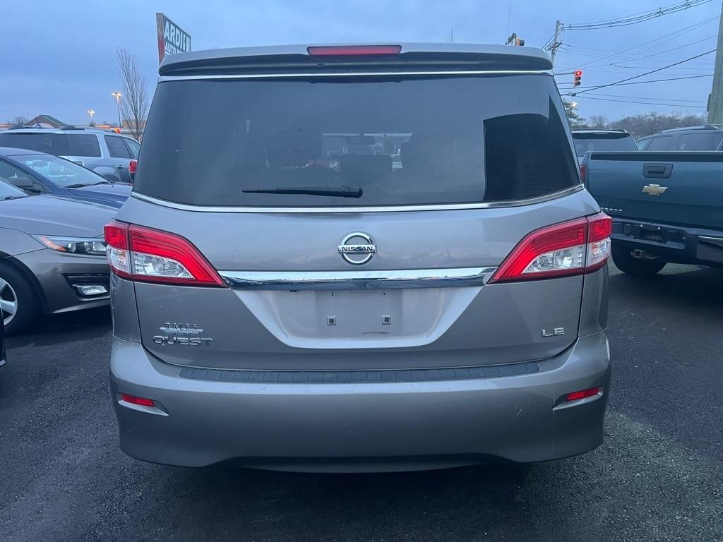 Nissan Quest 3.5 S 2011