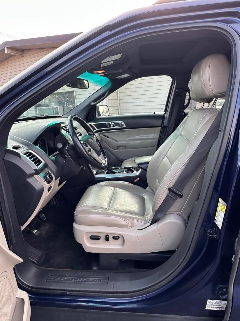 Ford Explorer XLT FWD 2011