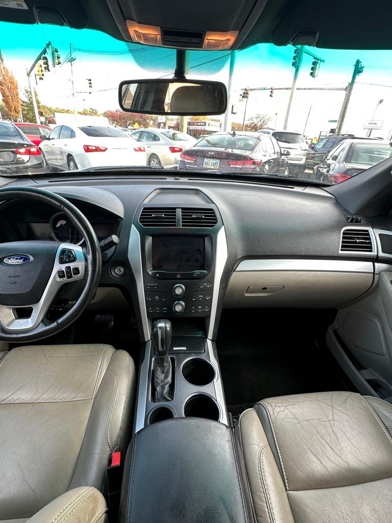 Ford Explorer XLT FWD 2011