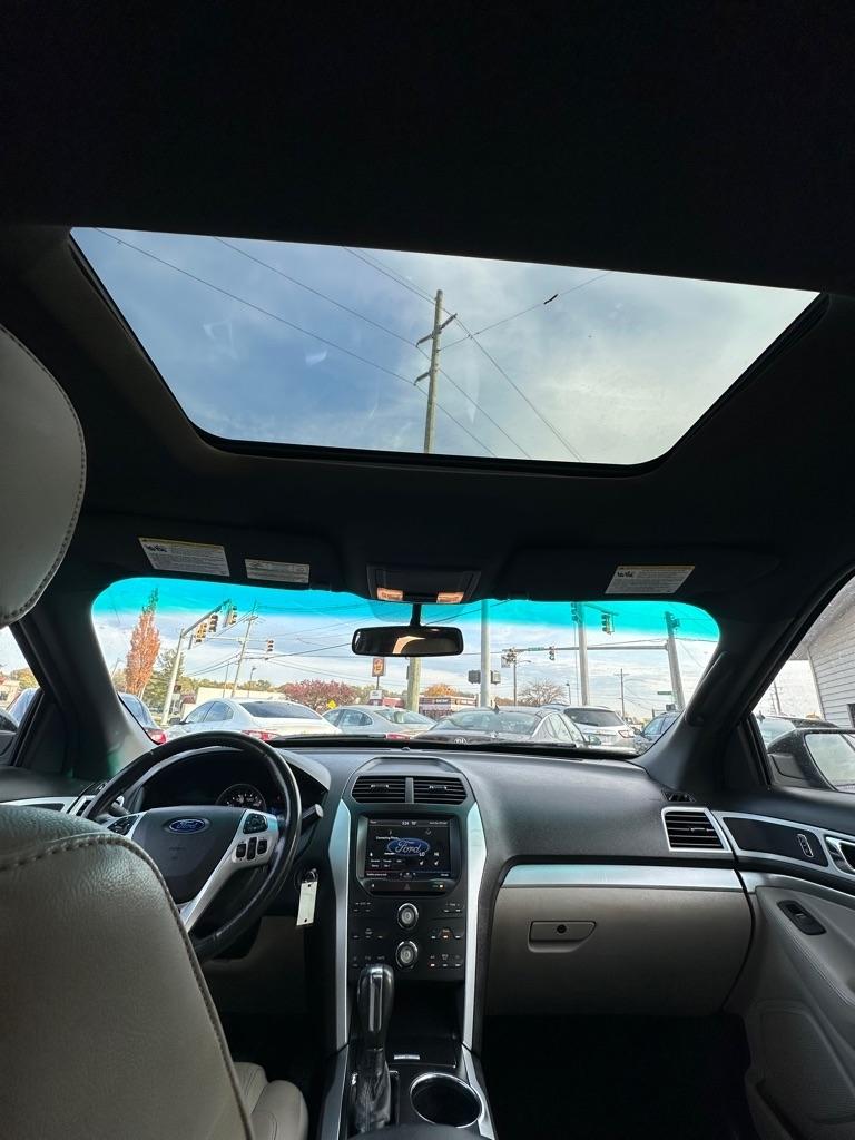 Ford Explorer XLT FWD 2011