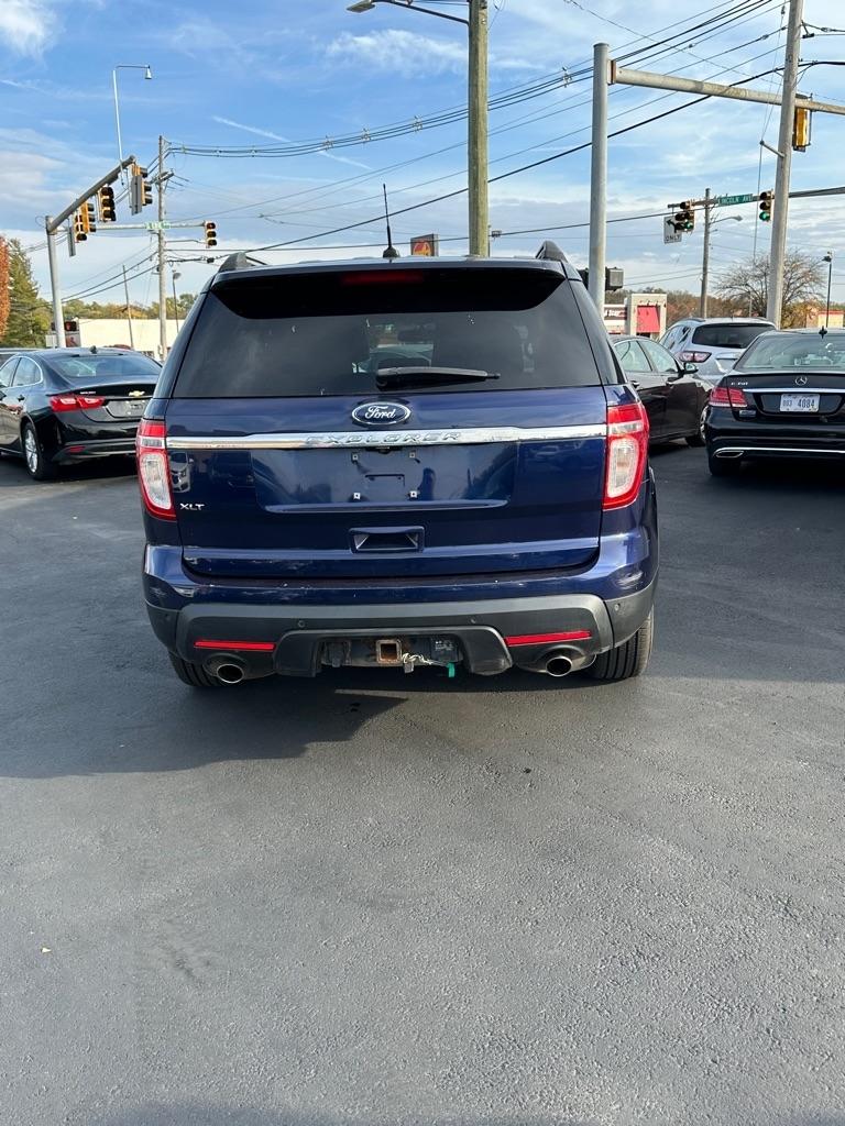 Ford Explorer XLT FWD 2011