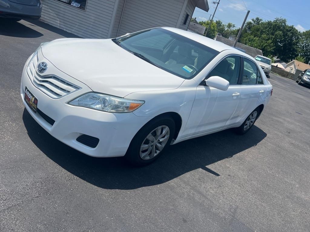 Toyota Camry SE 6-Spd MT 2010