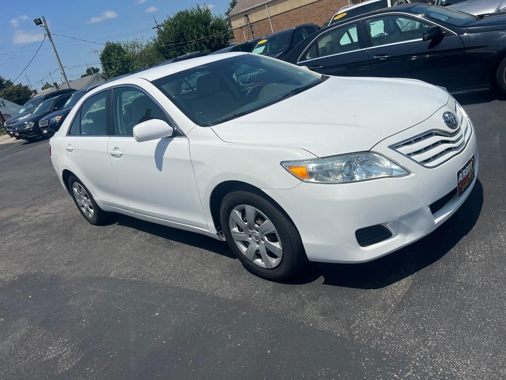 Toyota Camry SE 6-Spd MT 2010
