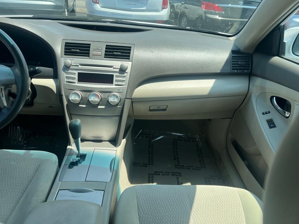 Toyota Camry SE 6-Spd MT 2010