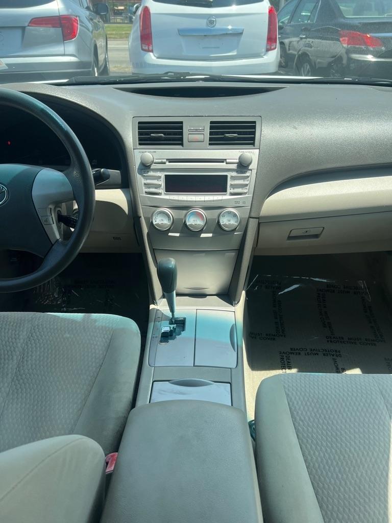 Toyota Camry SE 6-Spd MT 2010