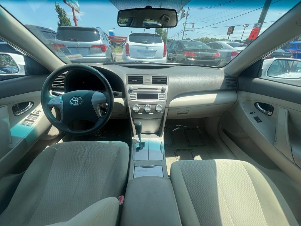 Toyota Camry SE 6-Spd MT 2010