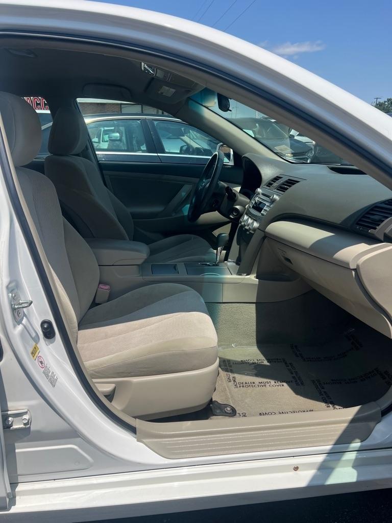 Toyota Camry SE 6-Spd MT 2010