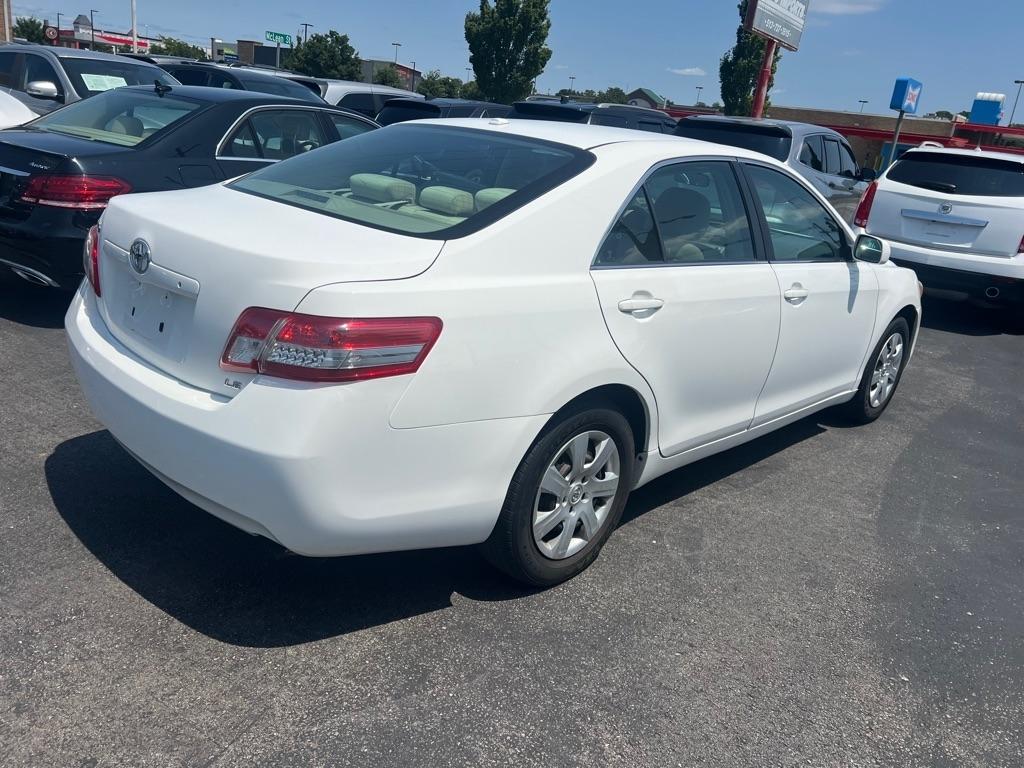 Toyota Camry SE 6-Spd MT 2010