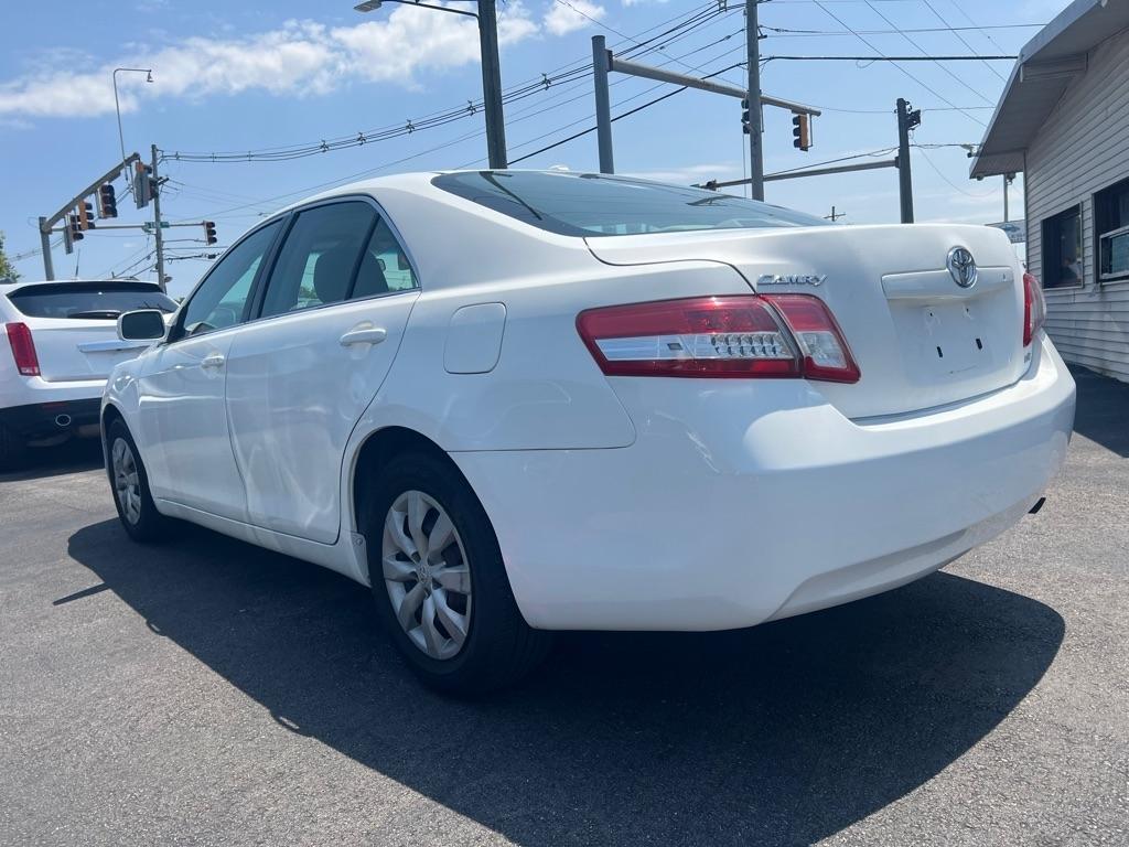Toyota Camry SE 6-Spd MT 2010