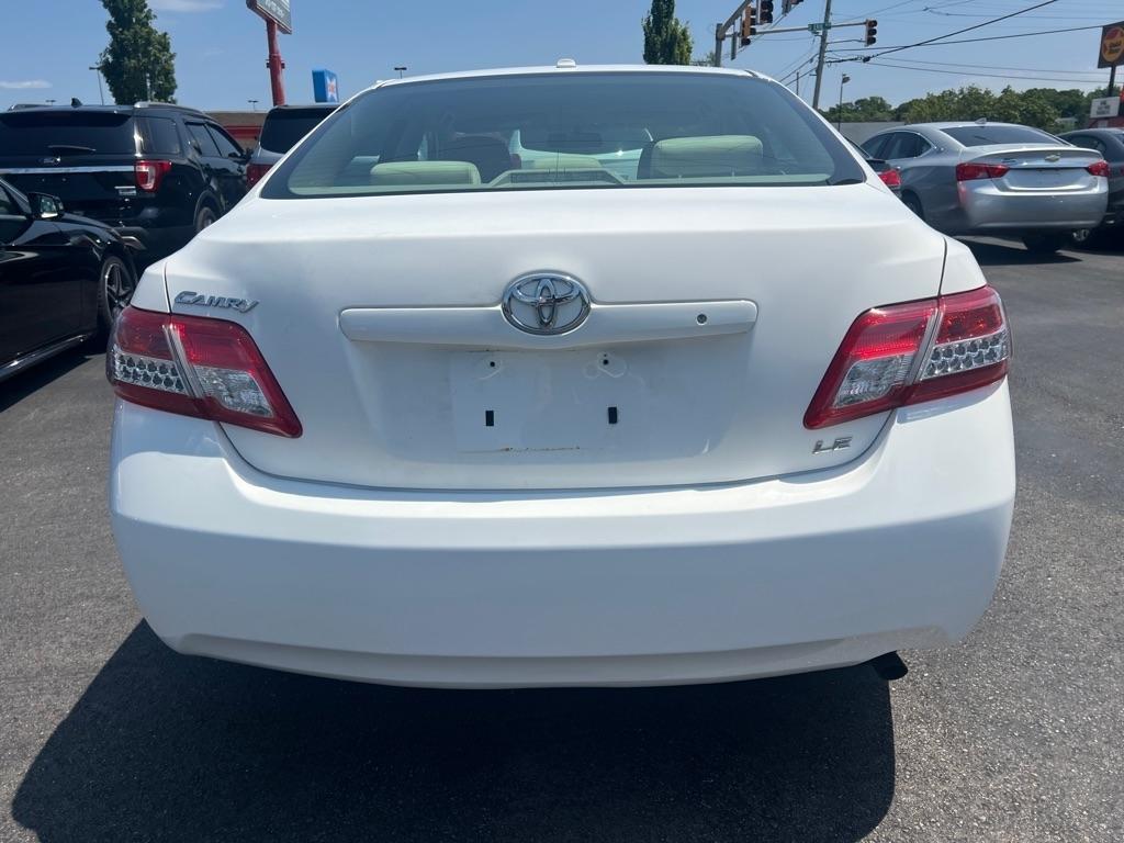 Toyota Camry SE 6-Spd MT 2010