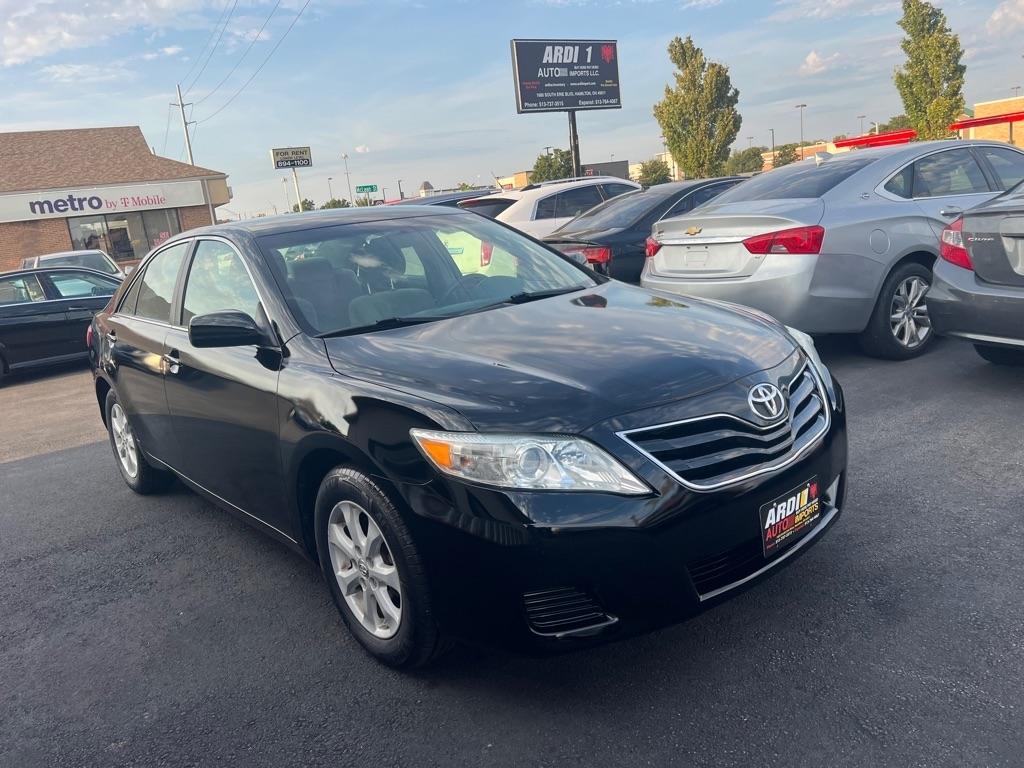 Toyota Camry Base 6-Spd AT 2011