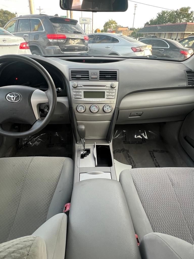 Toyota Camry Base 6-Spd AT 2011