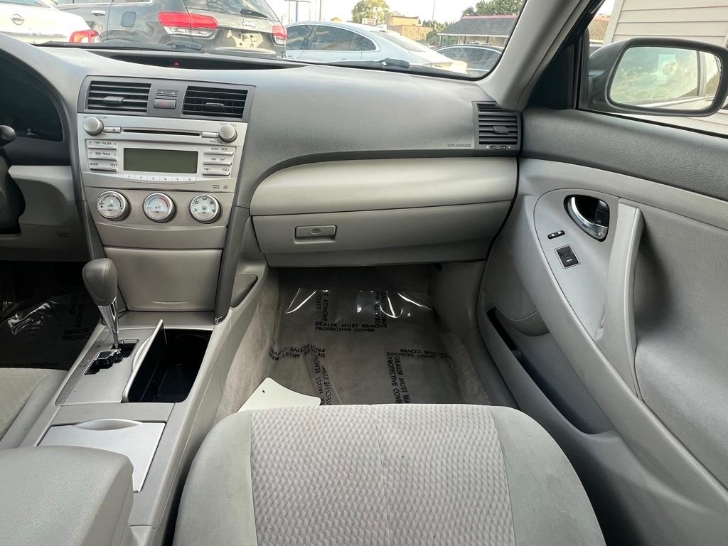 Toyota Camry Base 6-Spd AT 2011