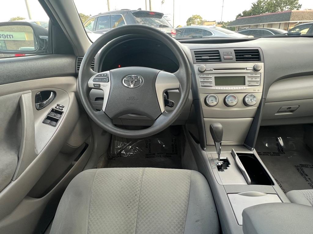 Toyota Camry Base 6-Spd AT 2011