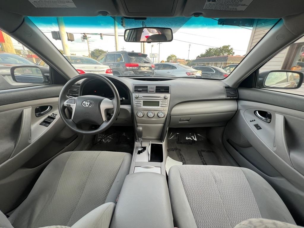 Toyota Camry Base 6-Spd AT 2011