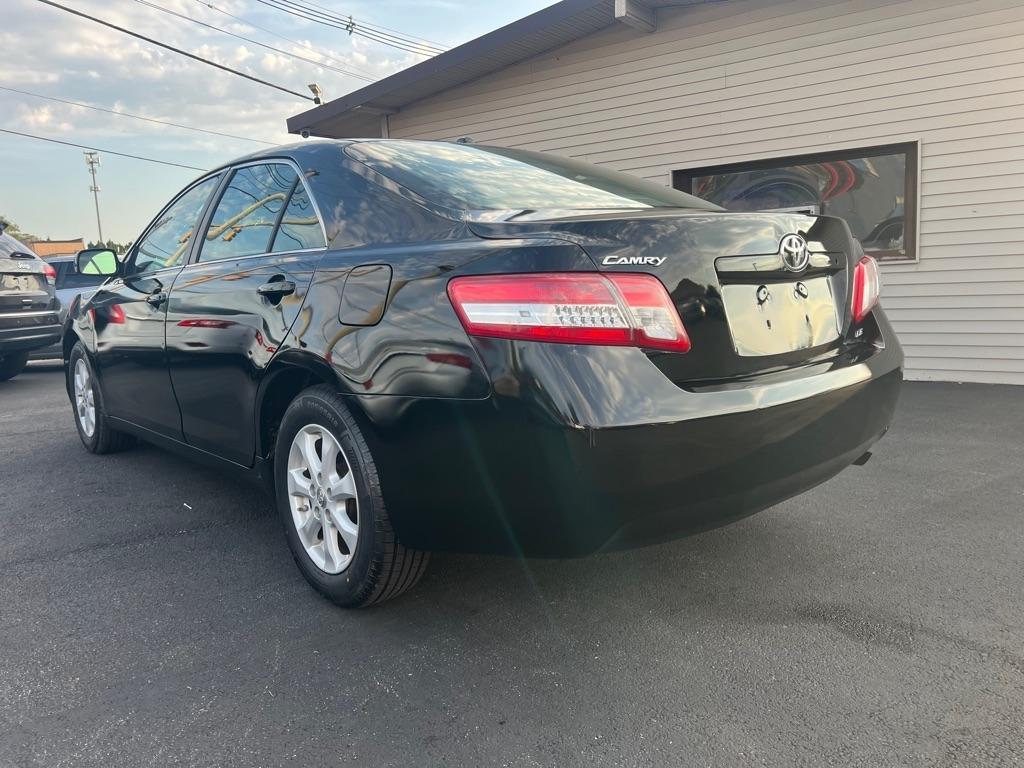 Toyota Camry Base 6-Spd AT 2011