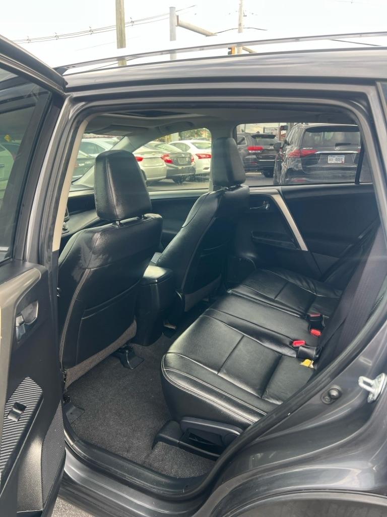 Toyota RAV4 XLE FWD 2015