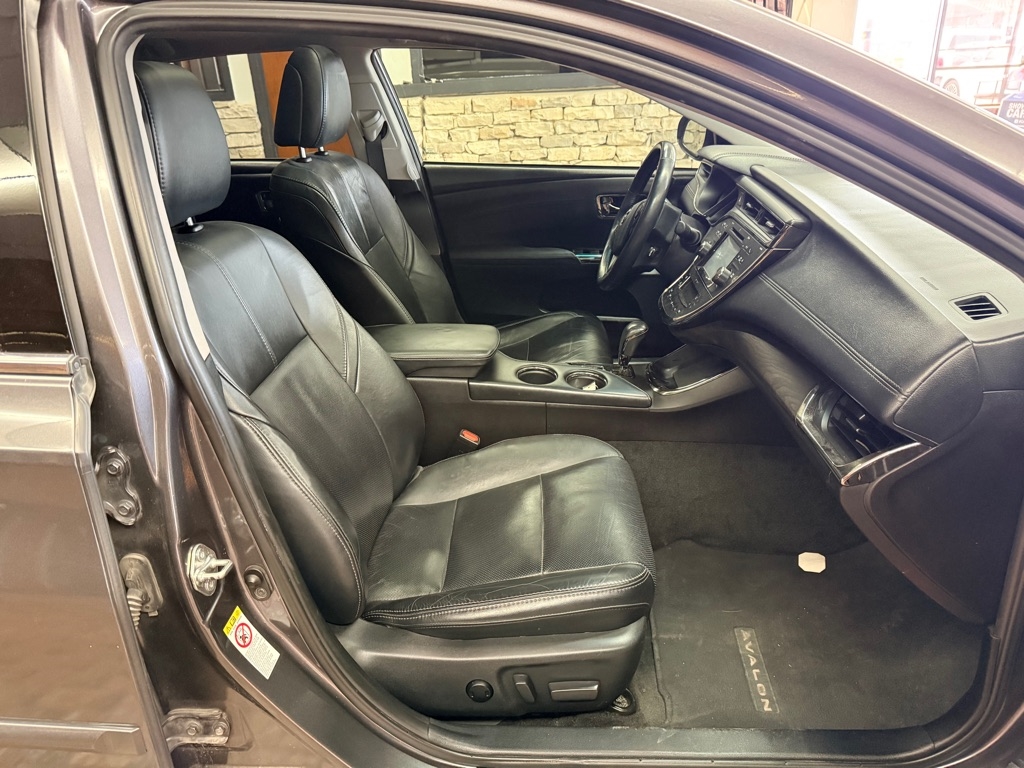 Toyota Avalon Hybrid  2016