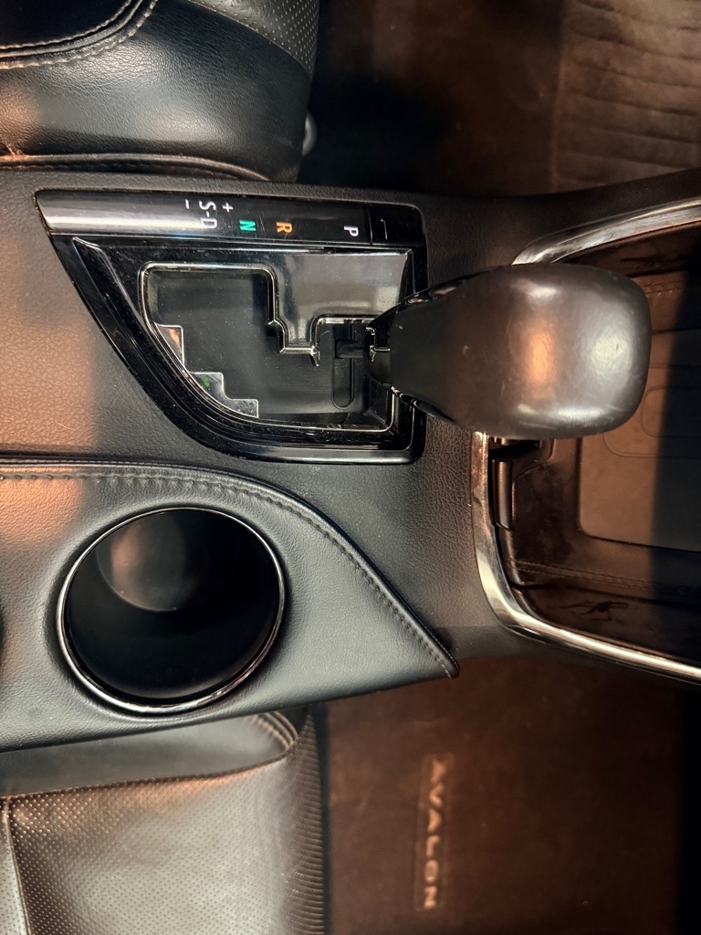 Toyota Avalon Hybrid  2016