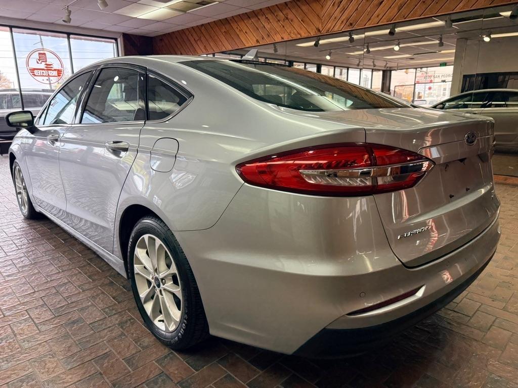Ford Fusion Hybrid  2020