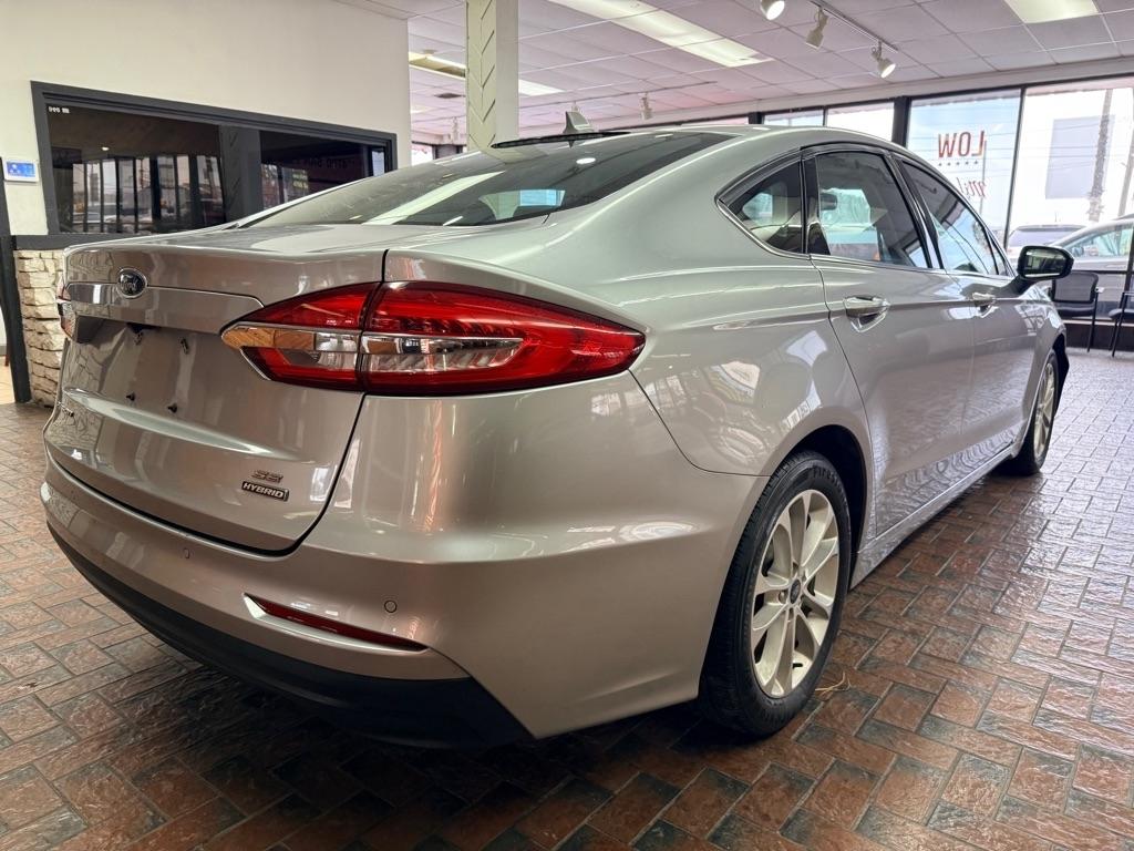 Ford Fusion Hybrid  2020