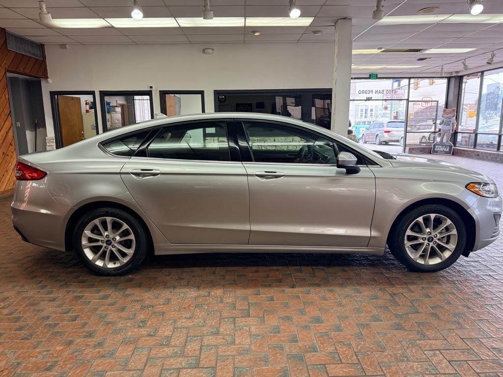 Ford Fusion Hybrid  2020