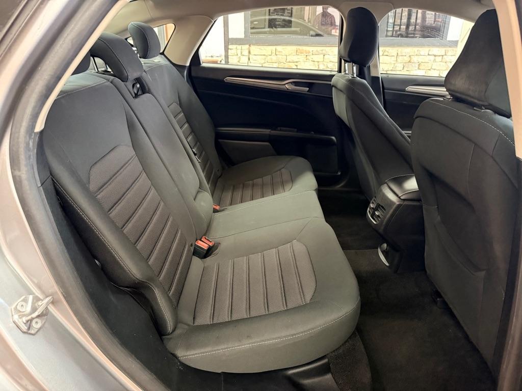 Ford Fusion Hybrid  2020