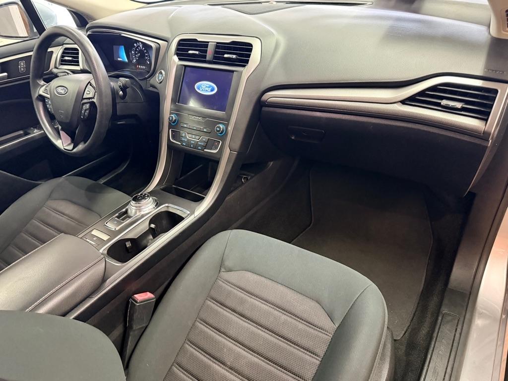 Ford Fusion Hybrid  2020