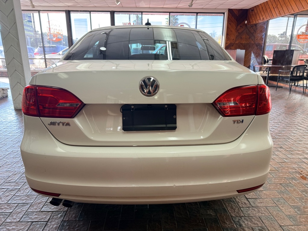 Volkswagen Jetta  2014
