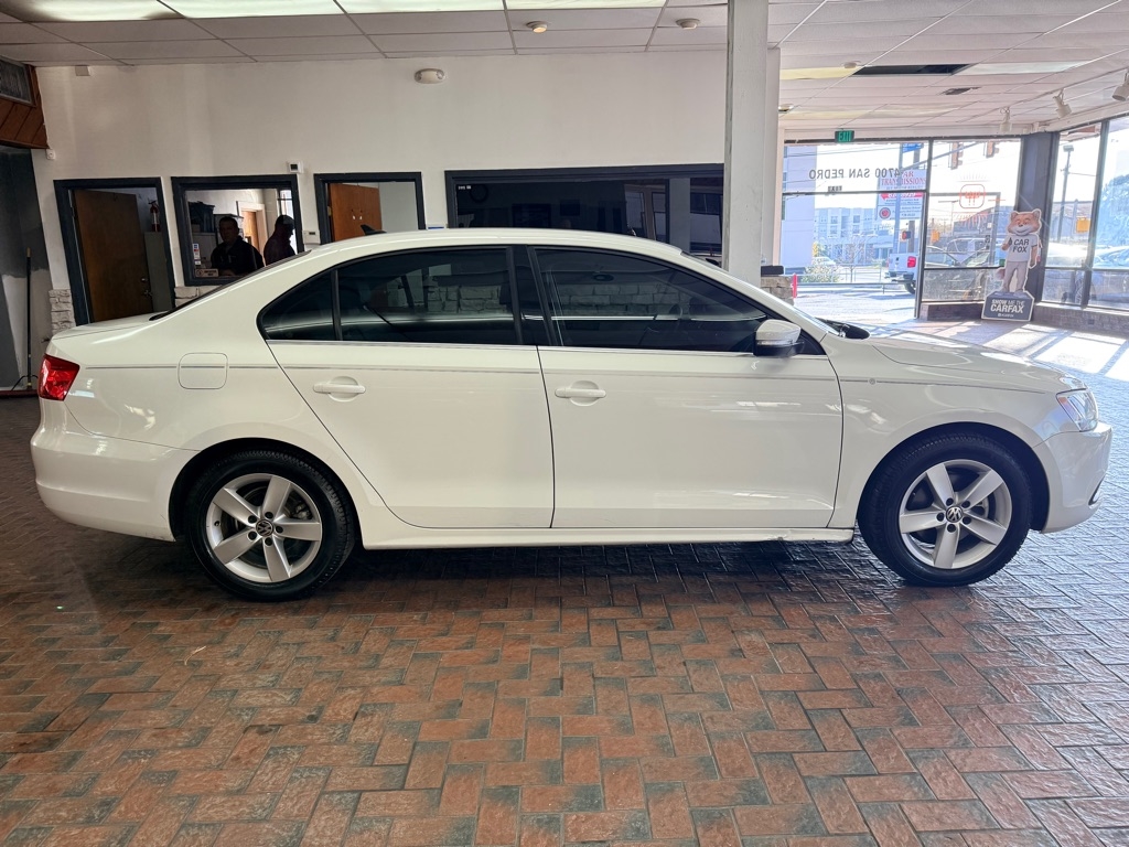 Volkswagen Jetta  2014