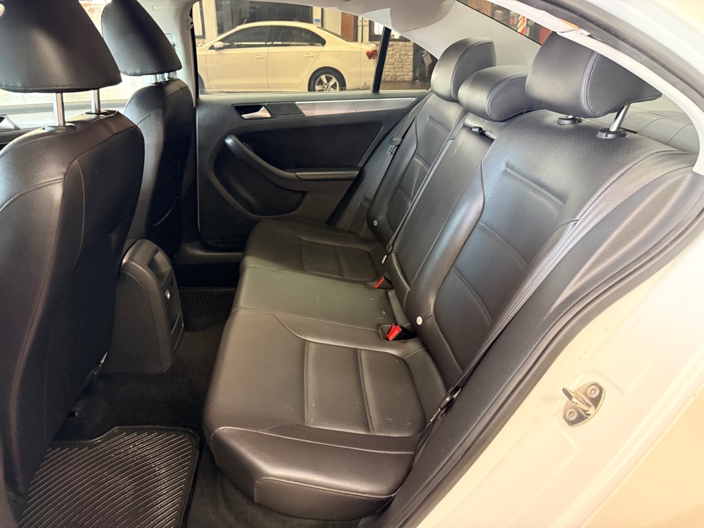 Volkswagen Jetta  2014