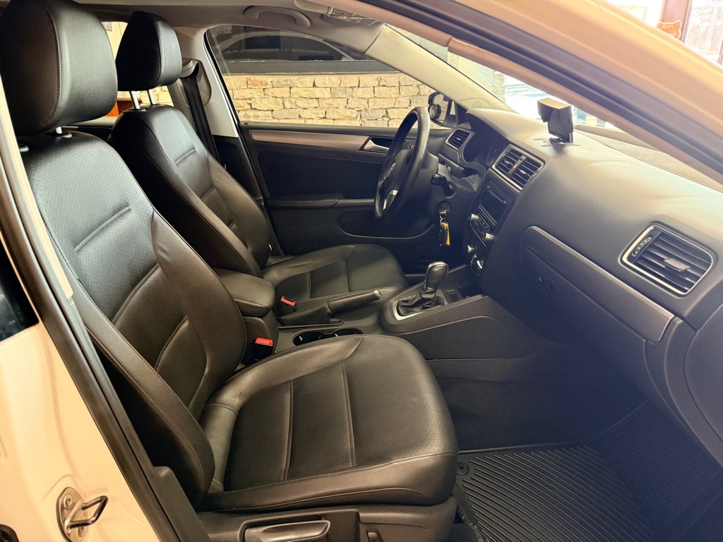 Volkswagen Jetta  2014