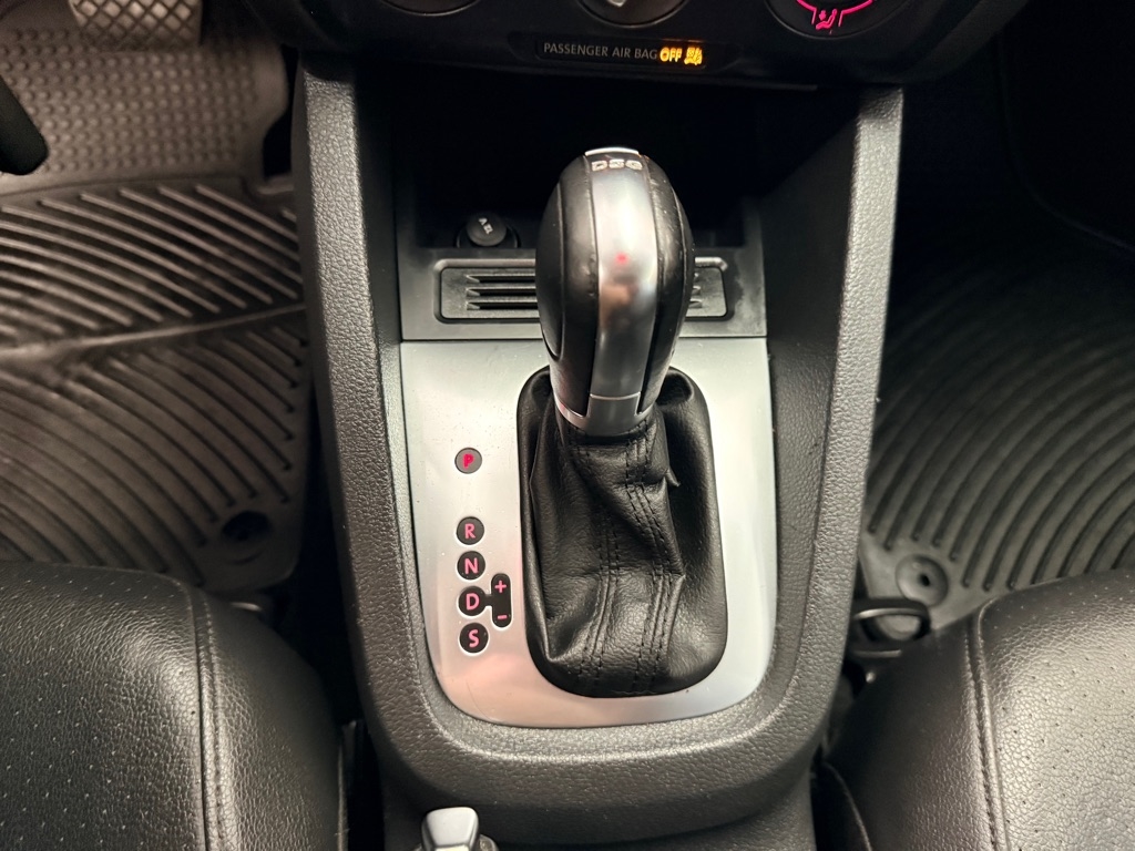 Volkswagen Jetta  2014