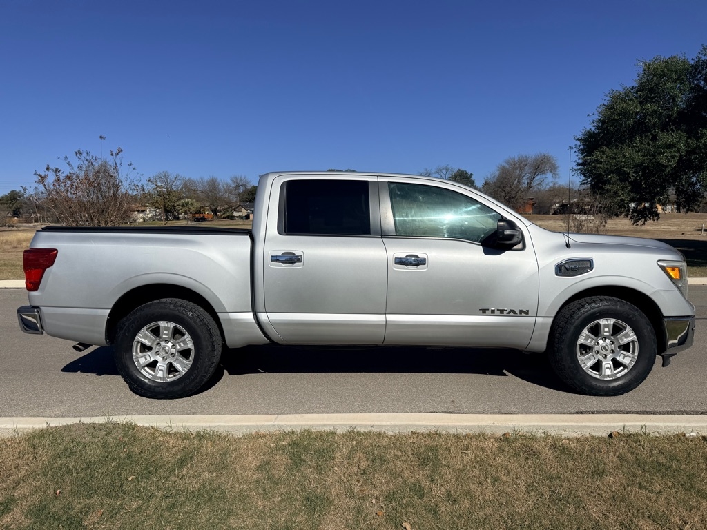 Nissan Titan  2017