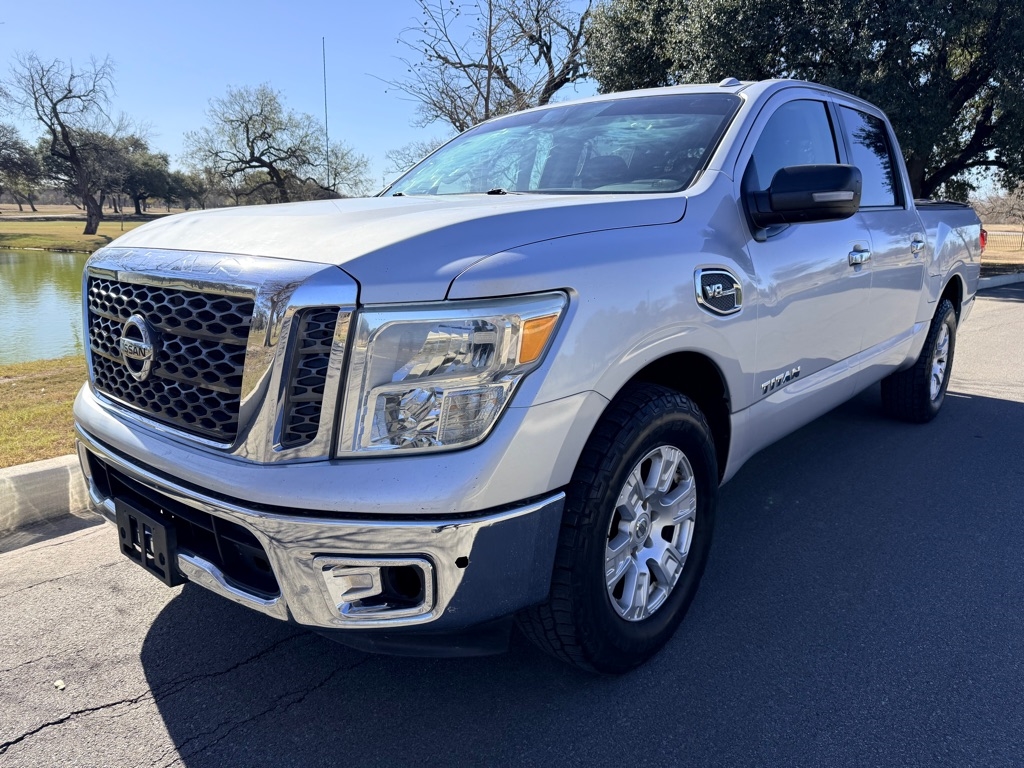 Nissan Titan  2017