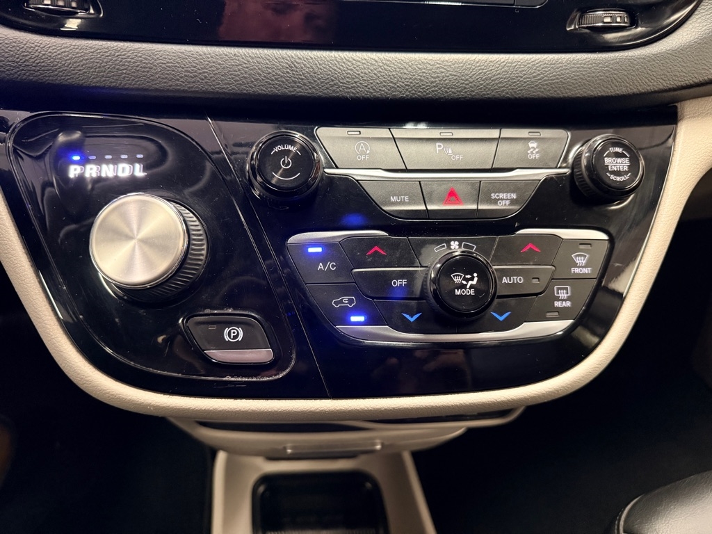 Chrysler Pacifica Touring L 2020