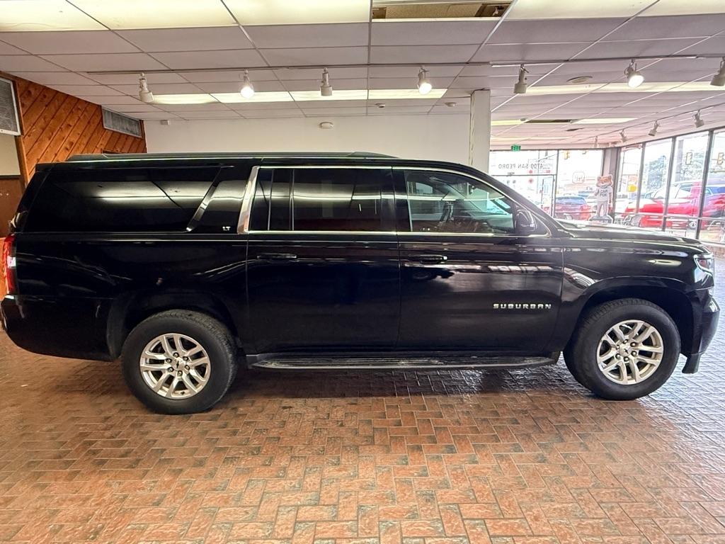 Chevrolet Suburban  2019