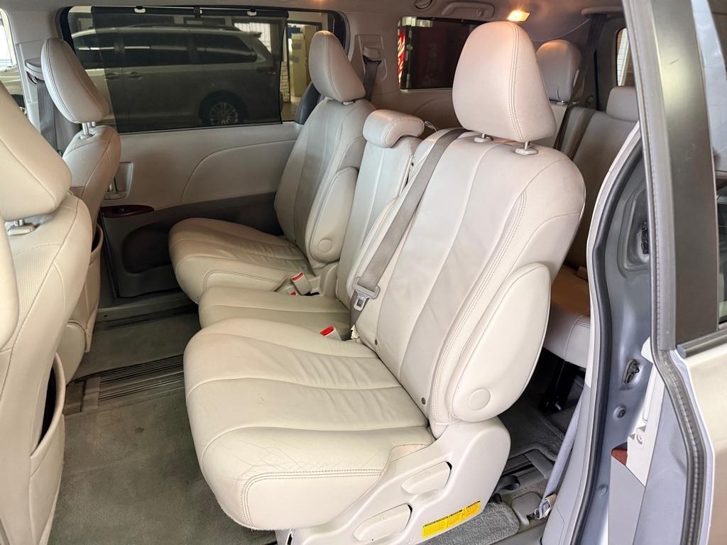 Toyota Sienna XLE 2014