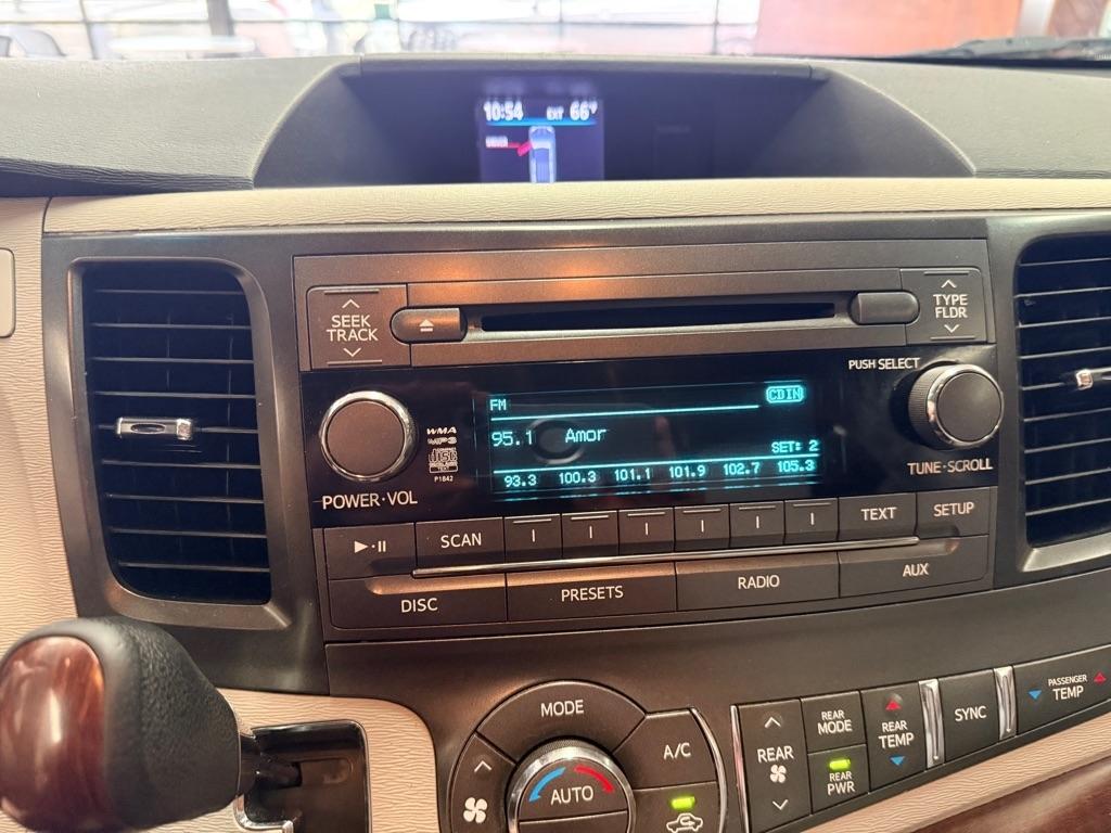 Toyota Sienna XLE 2014