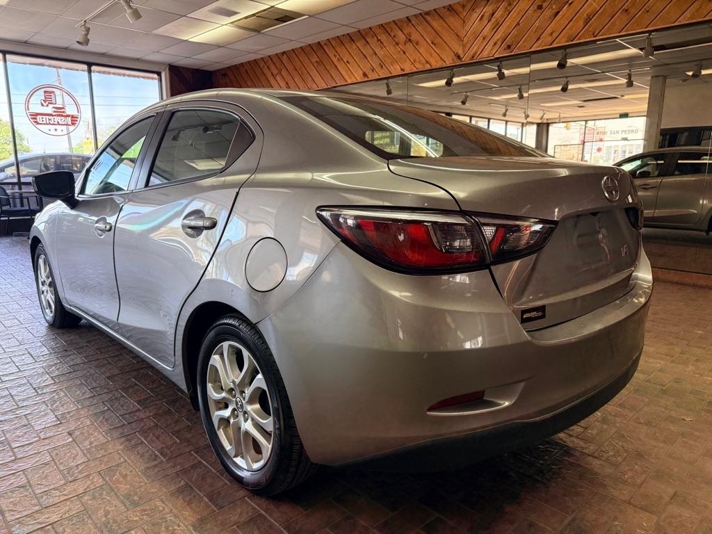 Scion iA  2016