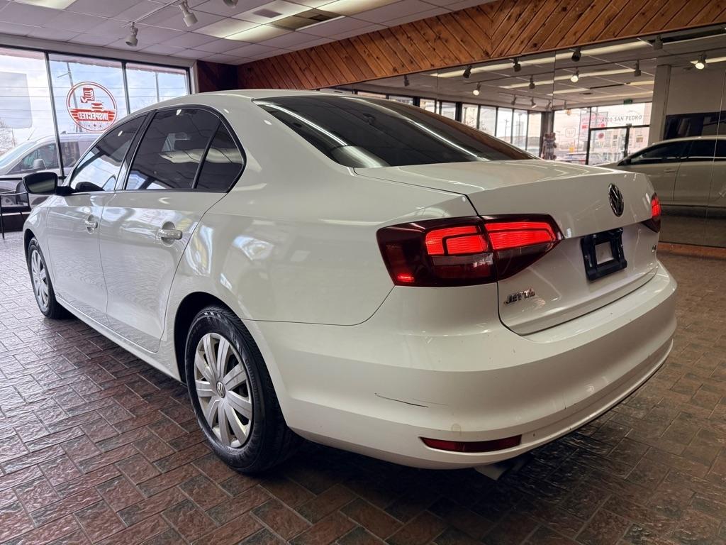 Volkswagen Jetta  2016