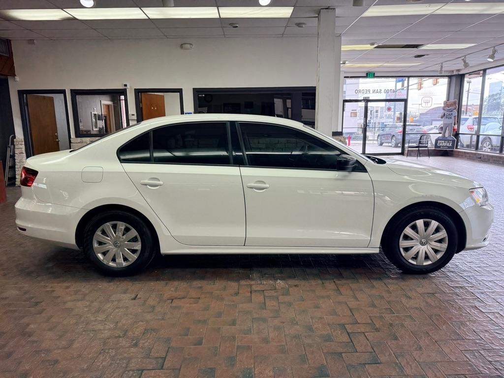 Volkswagen Jetta  2016